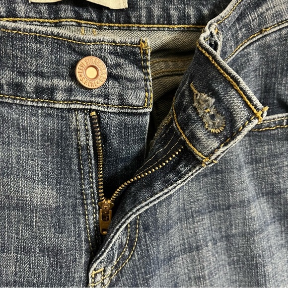 Levi's Womens Jeans 529 Curvy Boot Cut Denim Blue Whiskering Dark Wash Size 10 - Picture 4 of 11